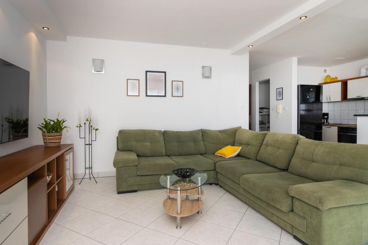 Horizon Apartment *